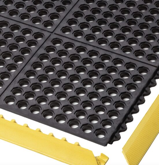 Cushion Ease™ 550 Notrax modular mats Black