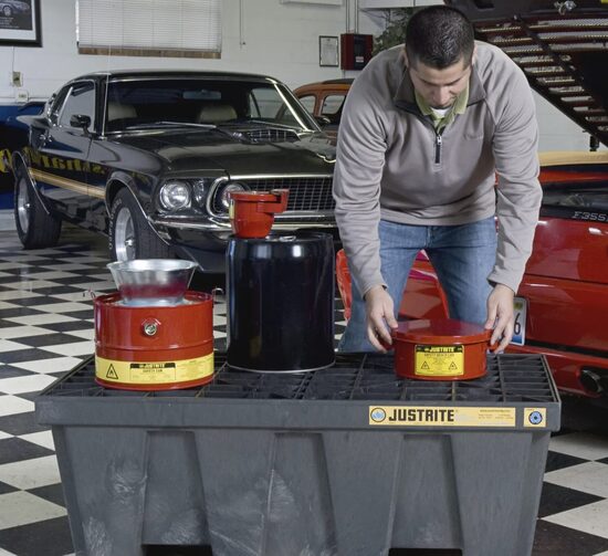 EcoPolyBlend™ Spill Control Pallets 2800 Justrite spill containment Without Drain